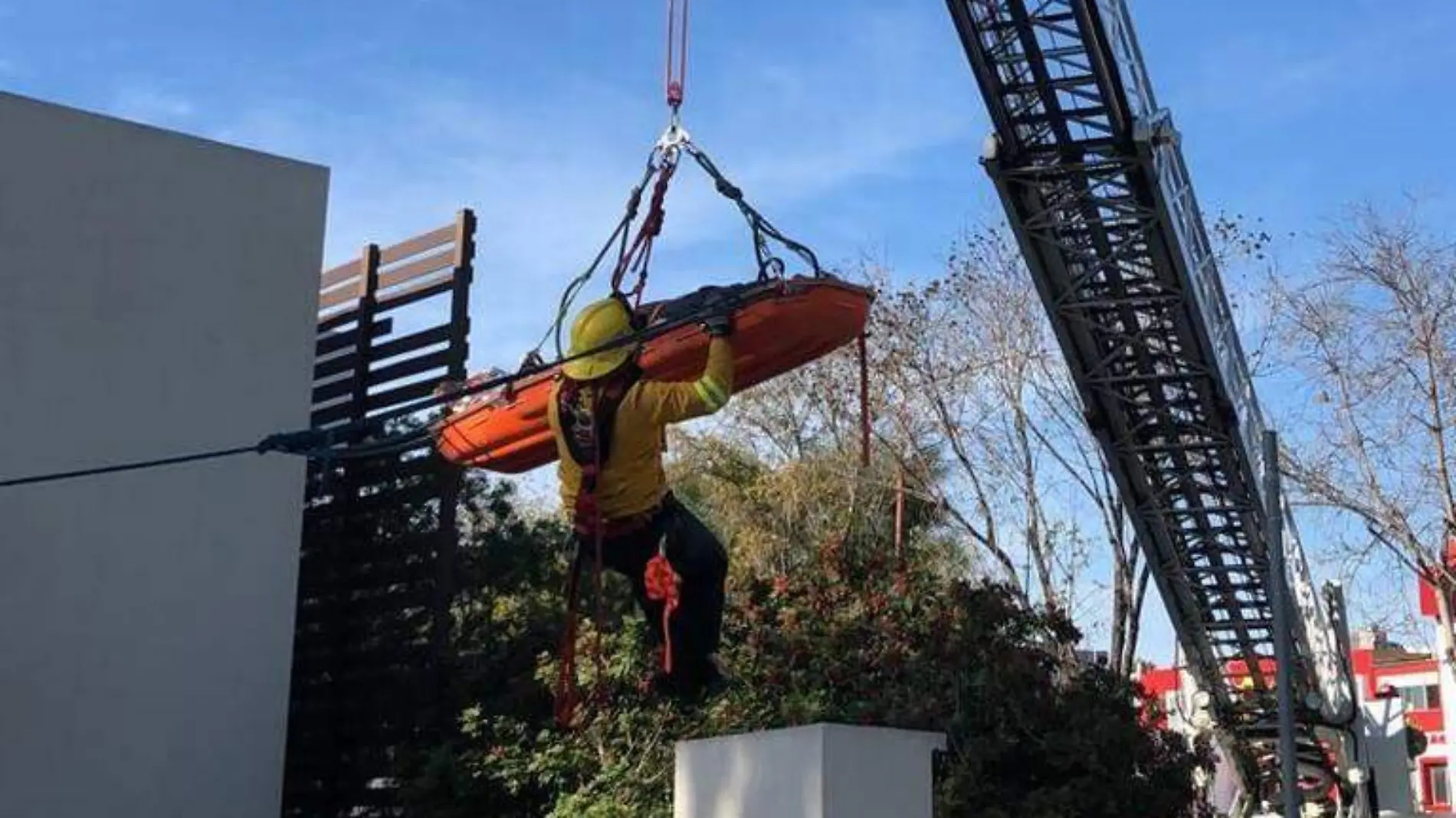 Mujer intento de suicidio